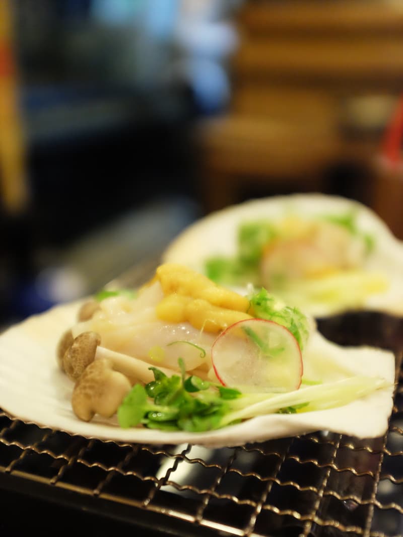 【新店試食】焱丸水產銅鑼灣店 必食燒蟹蓋、帶子海膽！
