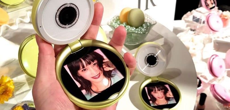 陰影效果都做到！粉餅盒造型的自拍相機「TR Mini」