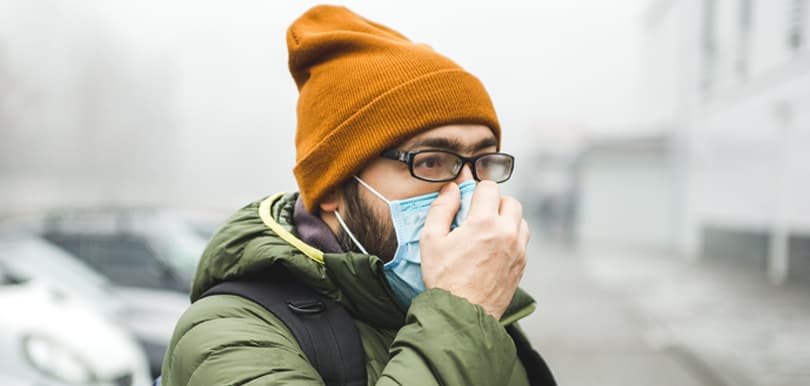 眼鏡族必學！2個方法  戴口罩鏡片不再起霧！