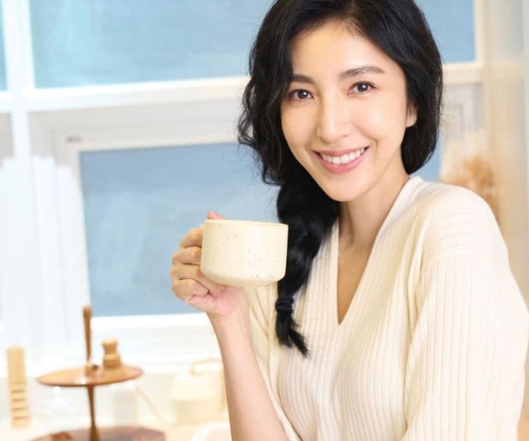 浪姐5｜44歲楊謹華靠3款瘦身水擁魔鬼身材    薑茶助提高代謝、美顏茶助改善浮腫  餐後飲1杯XX必瘦？
