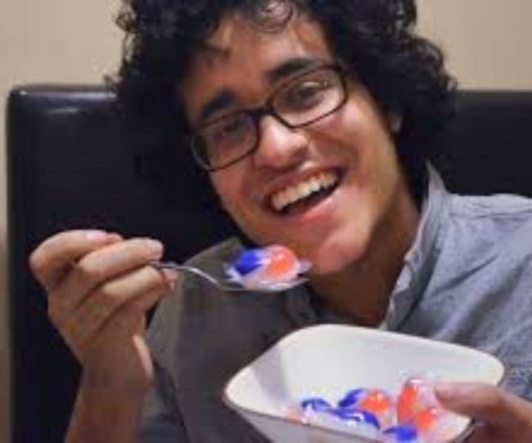 抖音玩命挑戰！流行食洗衣粉致10人中毒身亡！ 陰道解毒珍珠係咩？ 舔馬桶挑戰？盤點抖音6大極危險挑戰