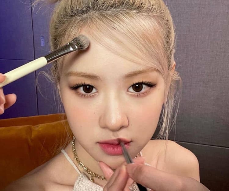 BLACKPINK化妝師公開私藏10大美妝好物！大推超持久妝前底霜、$200同款防水眼線液