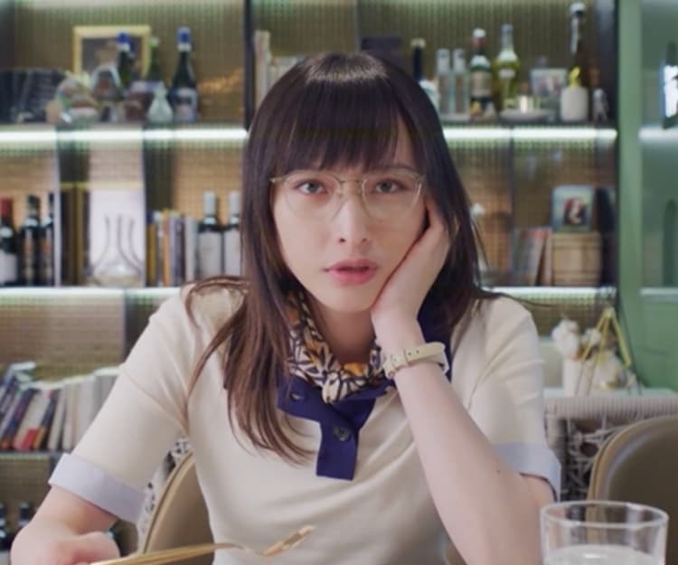 社內相親｜陳漢娜Hanna大展亮眼演技人氣飆升！自然雀斑厭世臉成特色 公開3大護膚保養Tips