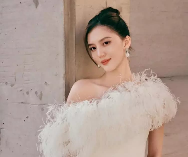 吳千語結婚榮升百億新抱！施伯雄曾透露因一席話認定對方 公屋出身成功躋身上流圈網民大讚勵志