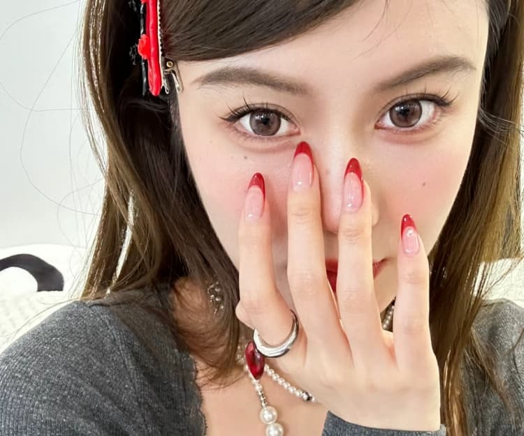 情人節美甲2026｜10款最新人氣美甲款推薦：愛心貓眼、愛心亮片美甲、韓系蝴蝶結、高級雲舞白