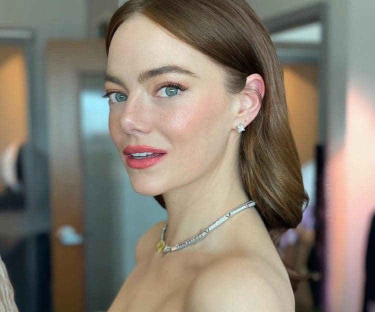 奧斯卡影后Emma Stone公開4大愛用平價護膚好物！好氣色驚艷全場 踏上紅地氈前的護膚急救法