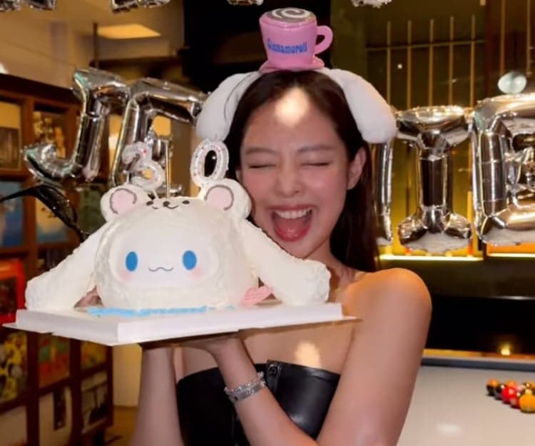 Jennie踏入30歲依舊擁有幼態臉！公開私藏愛用保養好物 $130入手同款唇部保養小物、推介去大腿水腫法寶