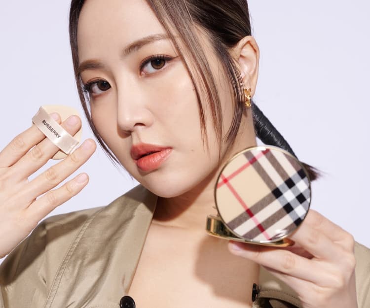 Burberry Beauty口碑好評風衣氣墊粉底推出限量版！對抗春夏炎熱潮濕的Beyond Wear底妝好物推薦