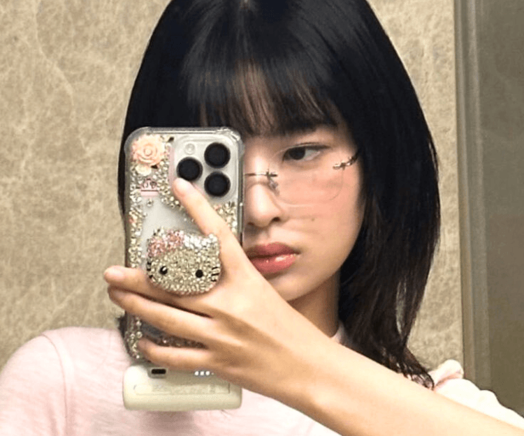 最平、最易入手韓星同款時尚單品！盤點7個韓星愛用手機殼：Lisa手機殼最吸睛、IU同款最平$50買到！