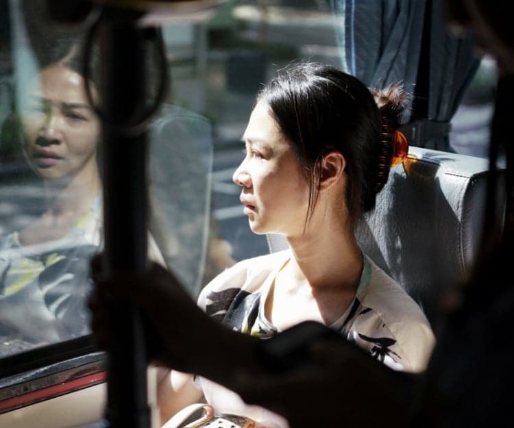 如何察覺自己步入更年期？10個常見女性更年期先兆！除了盜汗、頭痛、失眠  腳痛竟可能是「圍絕經期」警號？