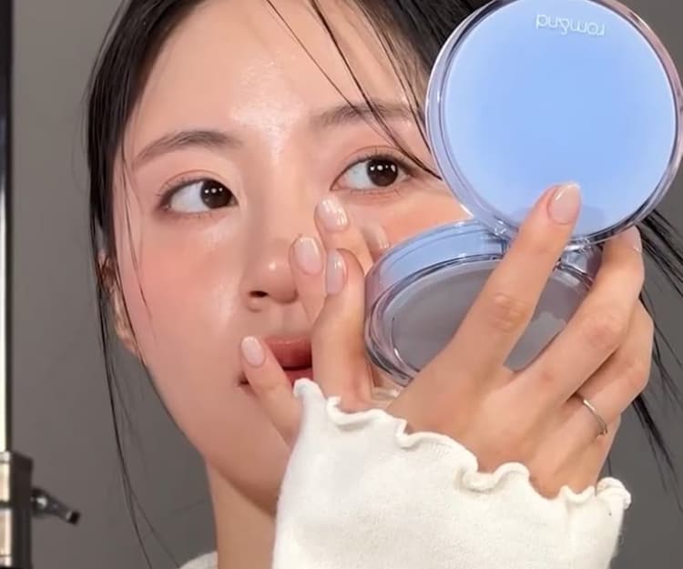 粉底氧化4大原因？專業化妝師公開防底妝氧化技巧：多做1步驟解決粉底暗沉變色！