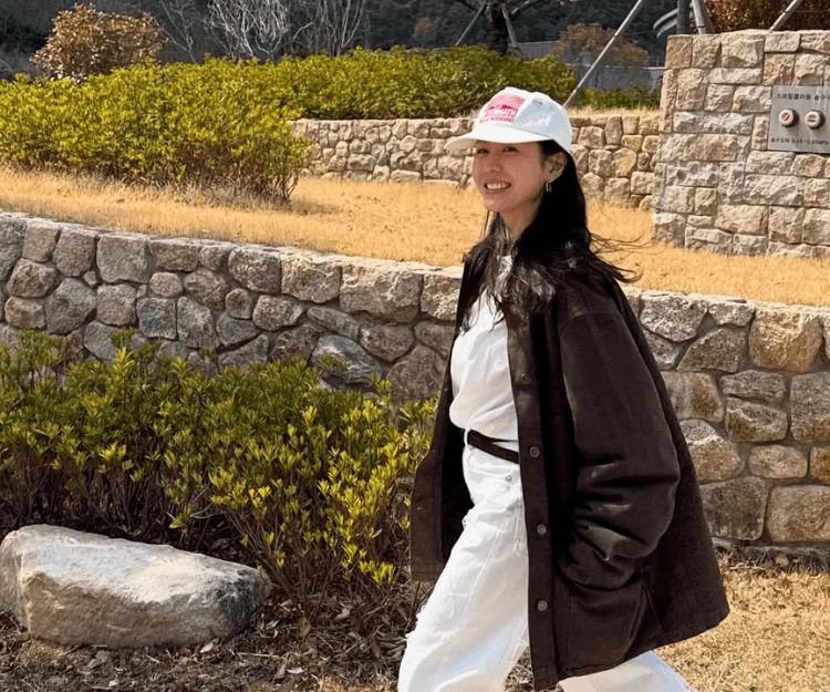 孫藝珍憑《選擇有罪》強勢回歸！43歲私服少女感爆棚 5大減齡穿搭範本 從蓬蓬裙到瑪莉珍鞋 輕鬆塑造校園風