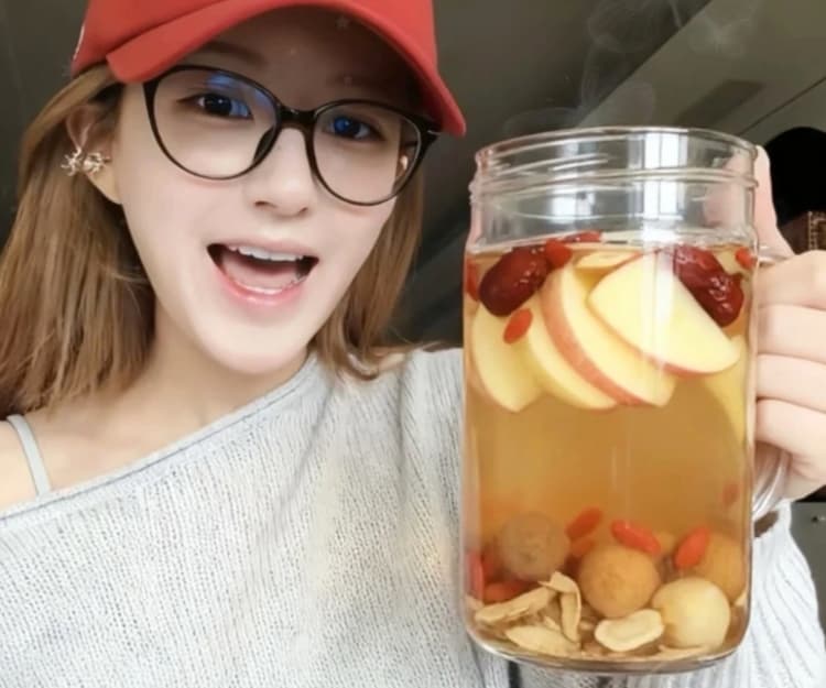 趙露思同款「養顏蘋果水」爆紅！養出好氣色 手腳冰冷女生必喝！公開簡易煮法及注意事項