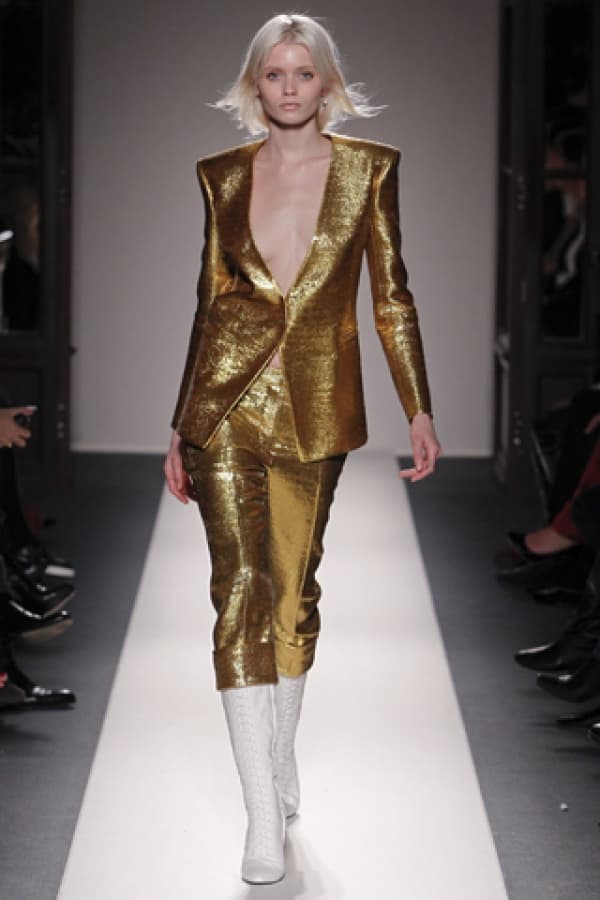 Balmain  女人  請「滾」