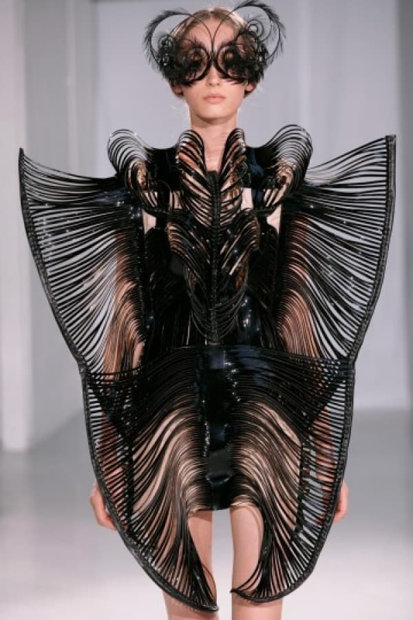Iris van Herpen 時裝與藝術之間