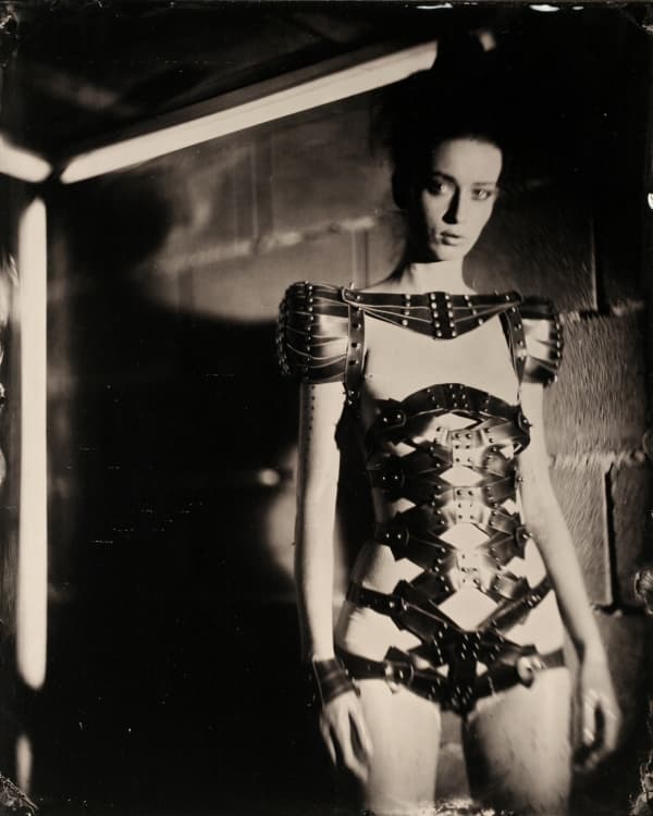 Úna Burke 五花大綁