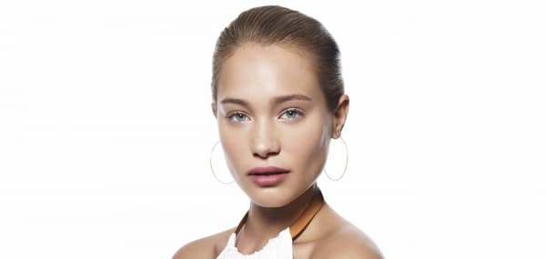 超輕身！Bobbi Brown礦物碎粉