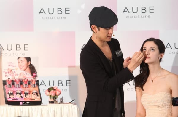 Gary Chung 示範Sofina 法式浪漫彩妝
