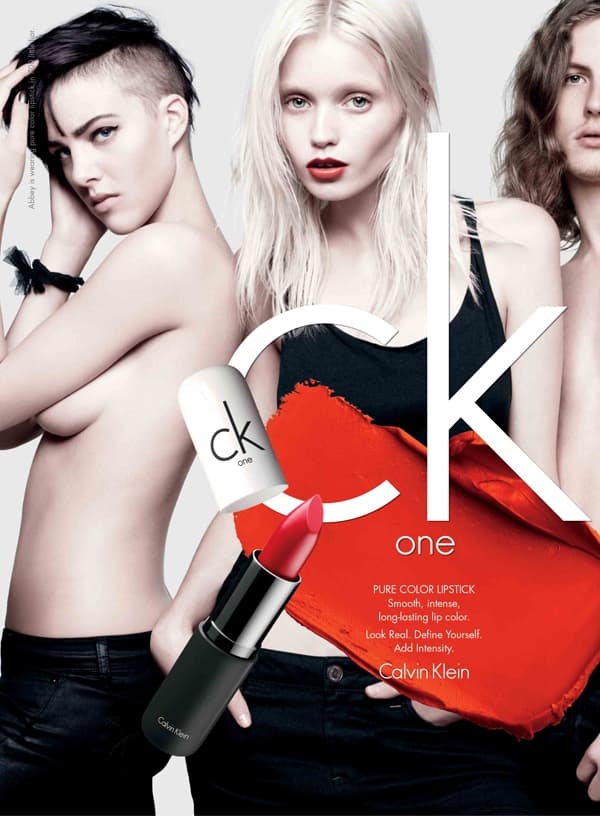CK one 踩入彩妝界