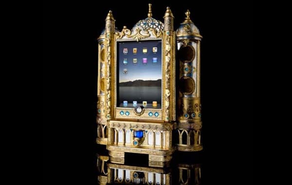 iPad 座 在家也「潮拜」