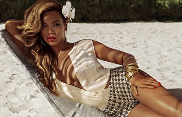 天后Beyonce H&amp;M 泳裝代言人