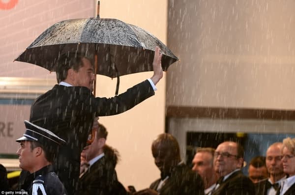 康城開幕禮 落雨也高貴