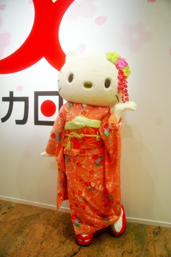 Hello Kitty 本週末現身UNIQLO