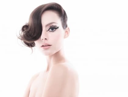 新品速報 – shu uemura 用眼線筆畫花