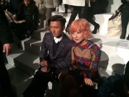 霆鋒 徐濠縈 現身巴黎 Valentino show