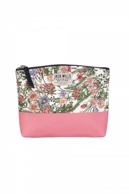 Jack Wills 今夏繁花盛放