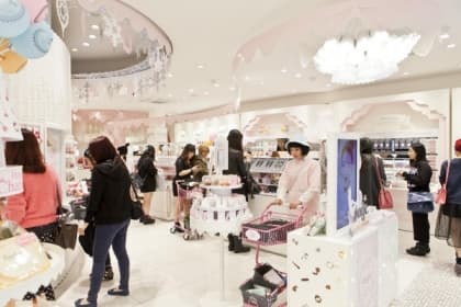 帶你逛 Etude House 明洞旗艦店！