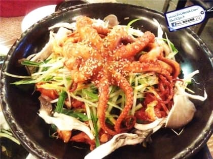 新村辣炒雞排+八爪魚, 人間美味就是要包著魚卵+蛋黃醬吃