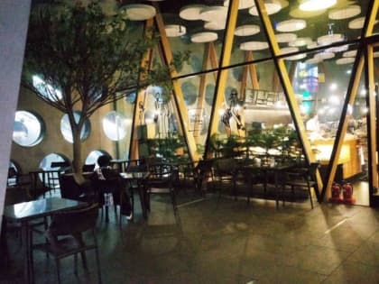 Urban Hive 蜂巢大樓下的Take Urban coffee shop