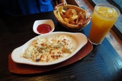 大型連鎖西式平民美食店