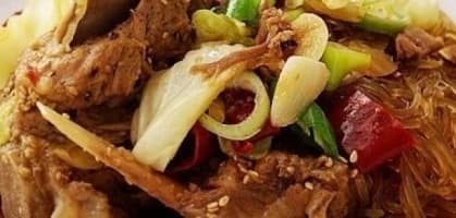 등뼈찜燉豬脊骨