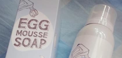 用忌廉洗出剝殼雞蛋：Too Cool for School Egg Mousse Soap