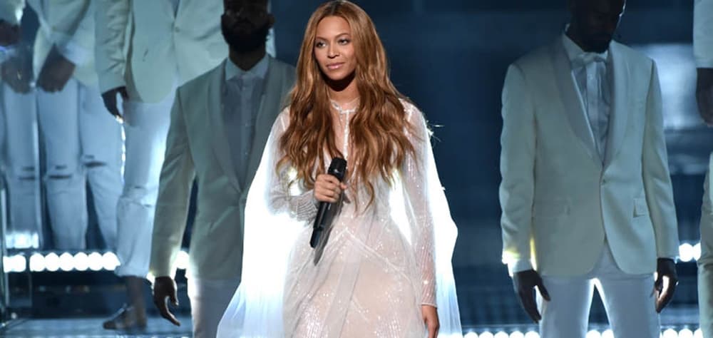 上網買！Beyoncé 出席格林美的珠寶