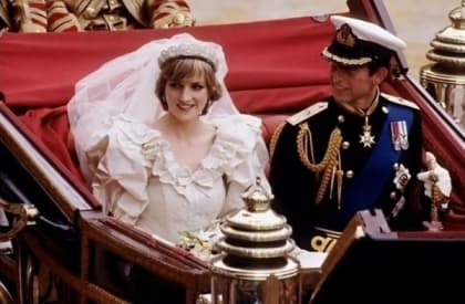 戴妃結婚蛋糕拍賣 一片1300英鎊