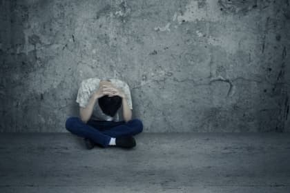 不敢開口連男人都不如
