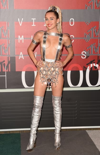 Like or dislike？<br>Miley Cyrus在VMA的重口味造型！