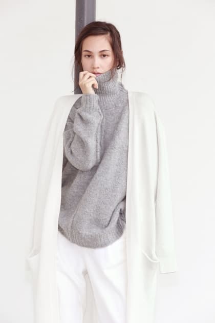 水原希子的秋日灰階