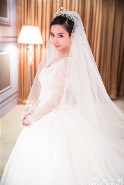 婚後回顧！ 解構Angelababy的<br>DIOR高級訂製婚紗