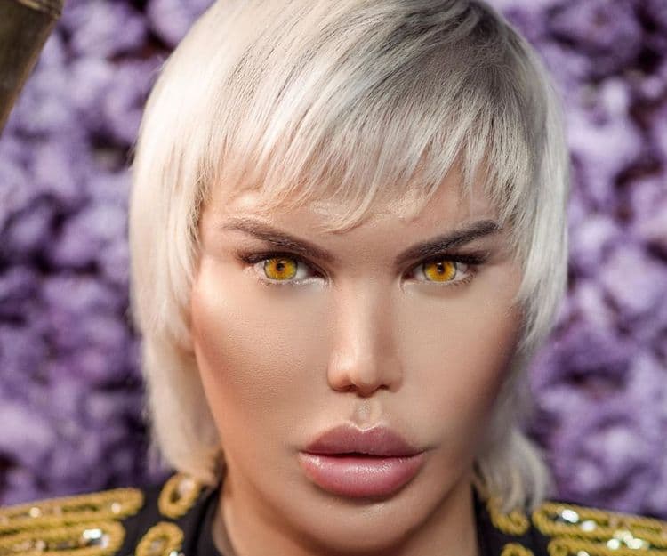 真人版Ken整容72次後再變性成Barbie!公開徵男友獲出價16萬爭奪「第一次」