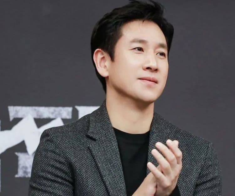 《上流寄生族》李善均吸毒出軌 更是情色場所常客? 最新消息再有兩女星涉案!許光漢攻韓新劇慘受牽連