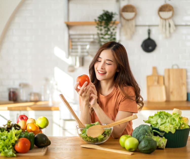 24歲網紅吃播狂吞10公斤食物最終猝死!屍檢發現胃塞滿未消化食物!預防消化不良6大貼士:改食1種肉、學會正念飲食!