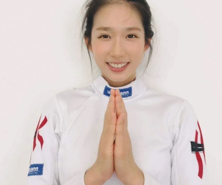 「微笑劍后」江旻憓從學霸乖乖女走到奧運奪金之路!認識世一劍后的8件事︰被外媒稱「Queen Kong」、男友不需高過自己!