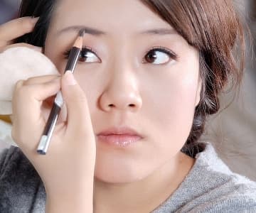 「筆」能簡化的SS16彩妝趨勢