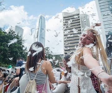 最棒的發洩方式! <br> 國際香港枕頭大戰
